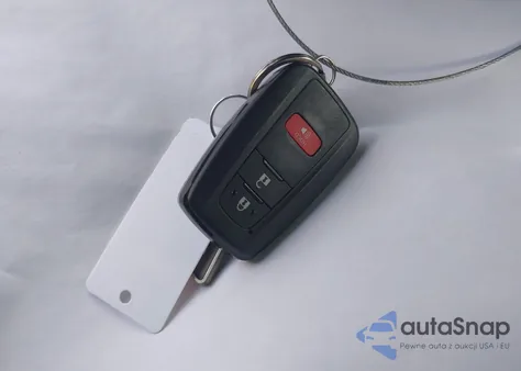 2024 Toyota Rav4 Hybrid Xle z USA, uszkodzony, nr VIN JTMRWRFVXRJ058637